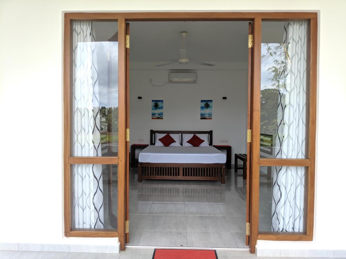 Villa Red Pool Hikkaduwa Exterior photo