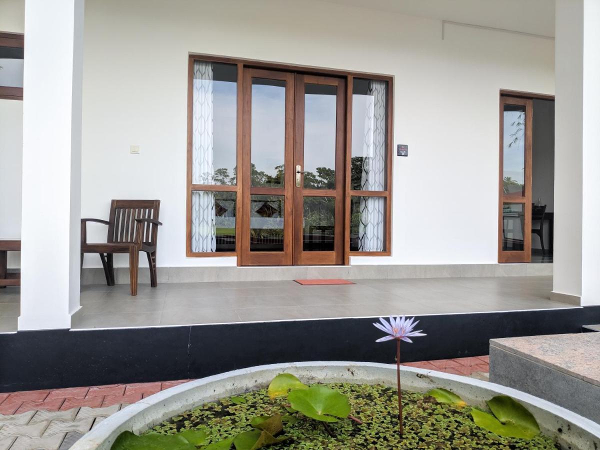 Villa Red Pool Hikkaduwa Exterior photo